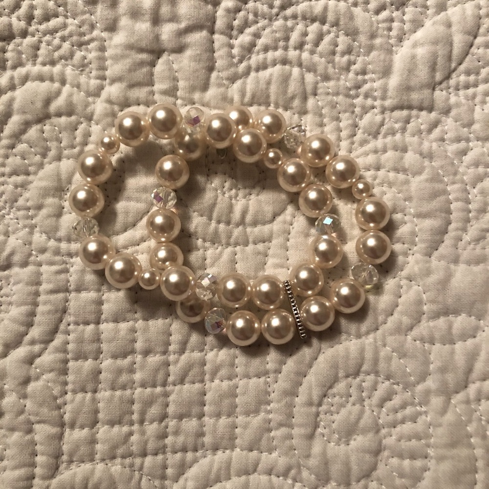 Double strand pearl bracelet